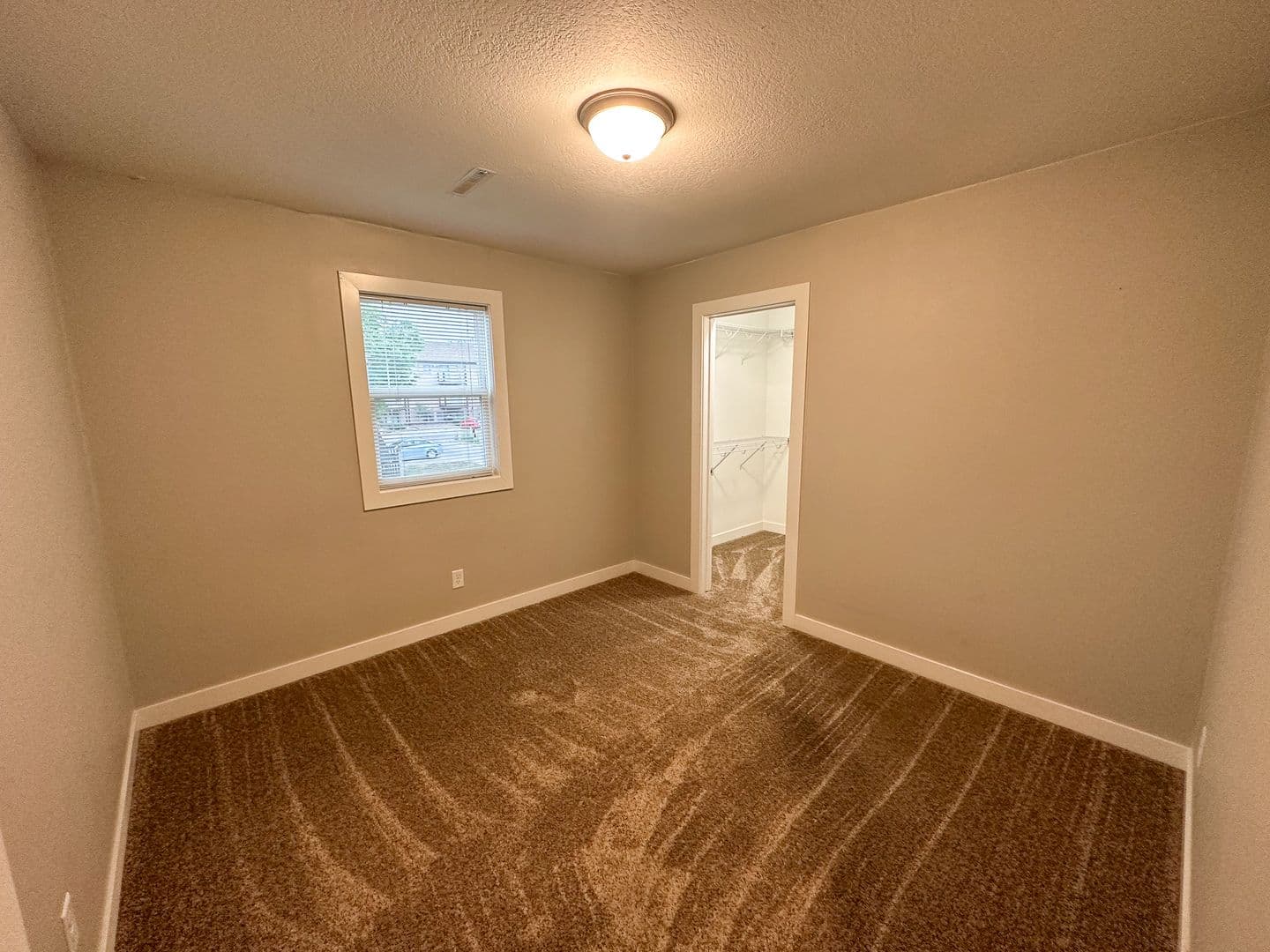 Ames Apartment: 207 S 5th St