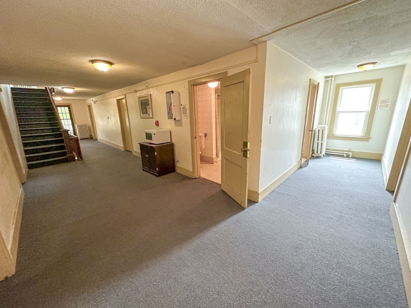 Ames Apartment: 233 Sheldon Ave