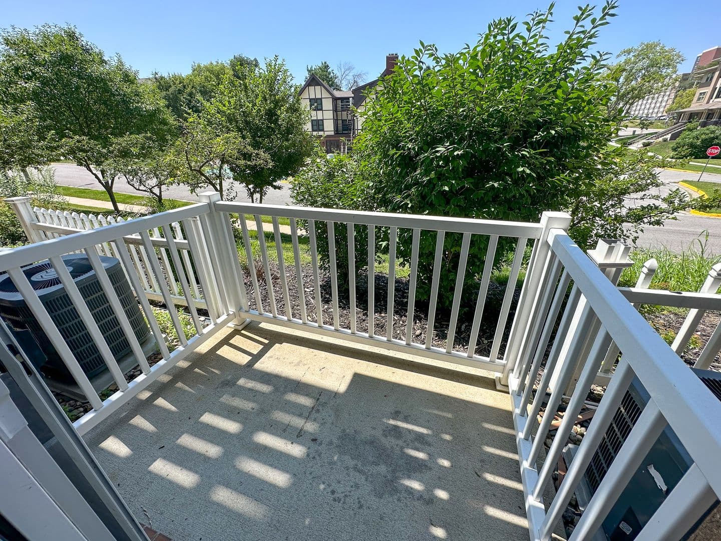 Ames Apartment: 210 Gray Ave