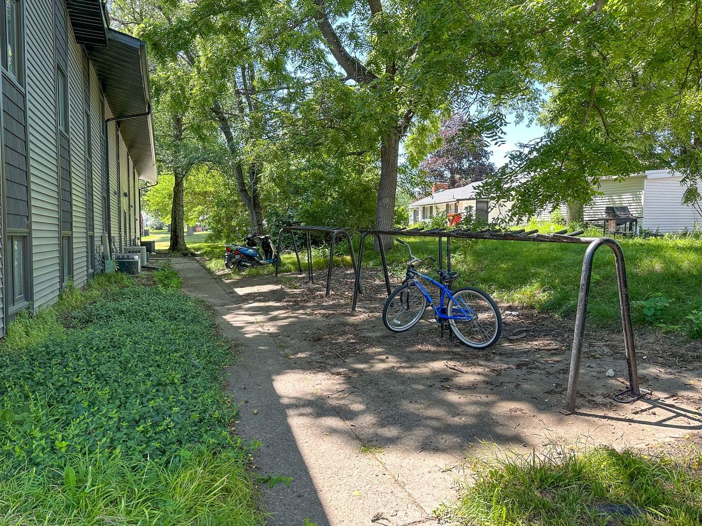Ames Apartment: 3319 Story Street