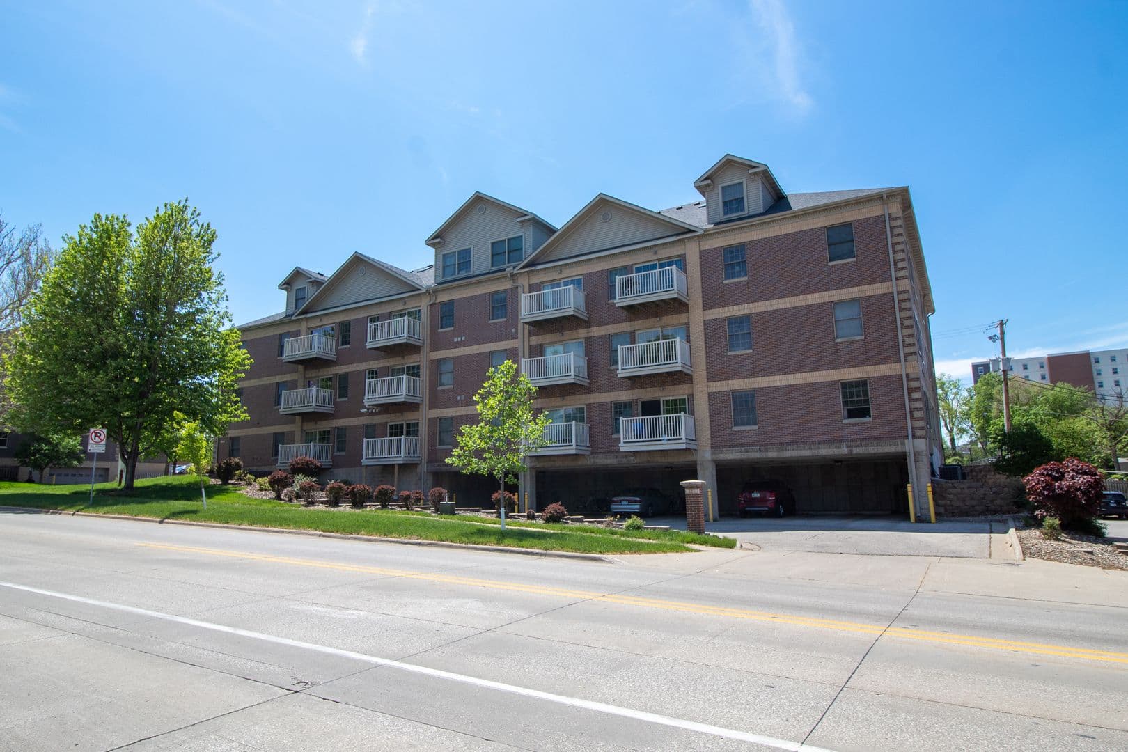 Ames Apartment: 121 Beach Ave