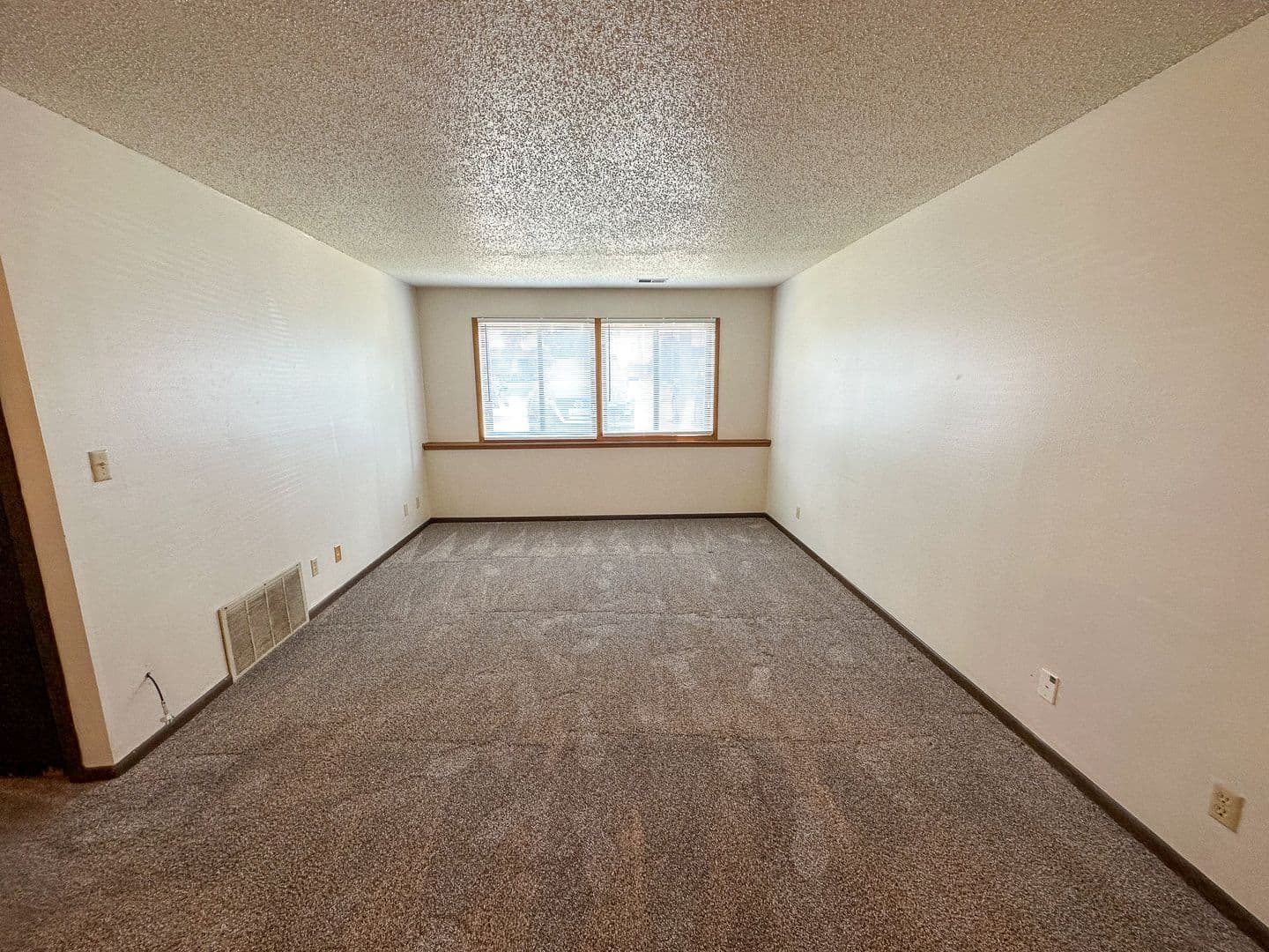 Ames Apartment: 4518 Hutchison St