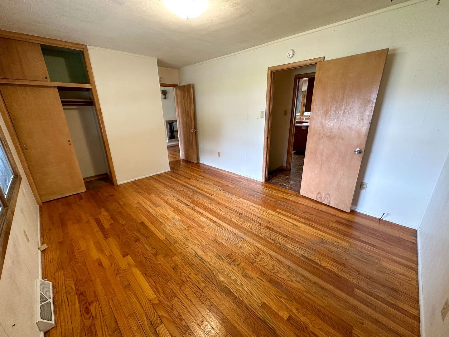 Ames Apartment: 3319 Story Street