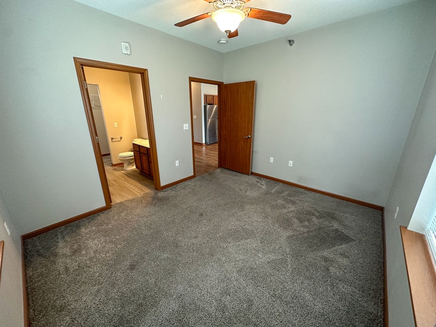 Ames Apartment: 135 Campus