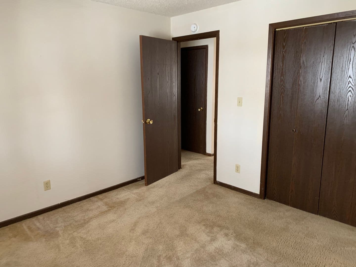 Ames Apartment: 219 Washington Ave