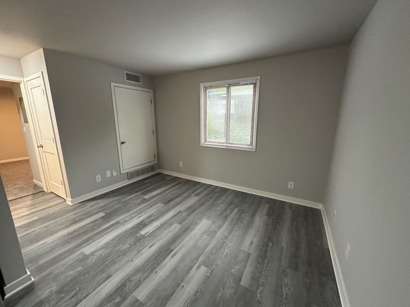 Ames Apartment: 3319 Story Street