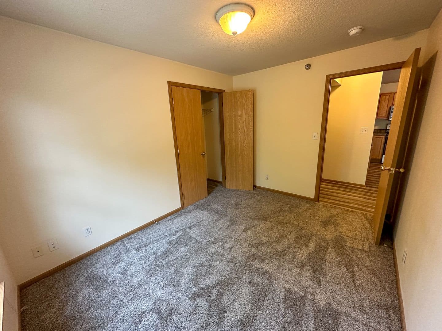 Ames Apartment: 121 Beach Ave