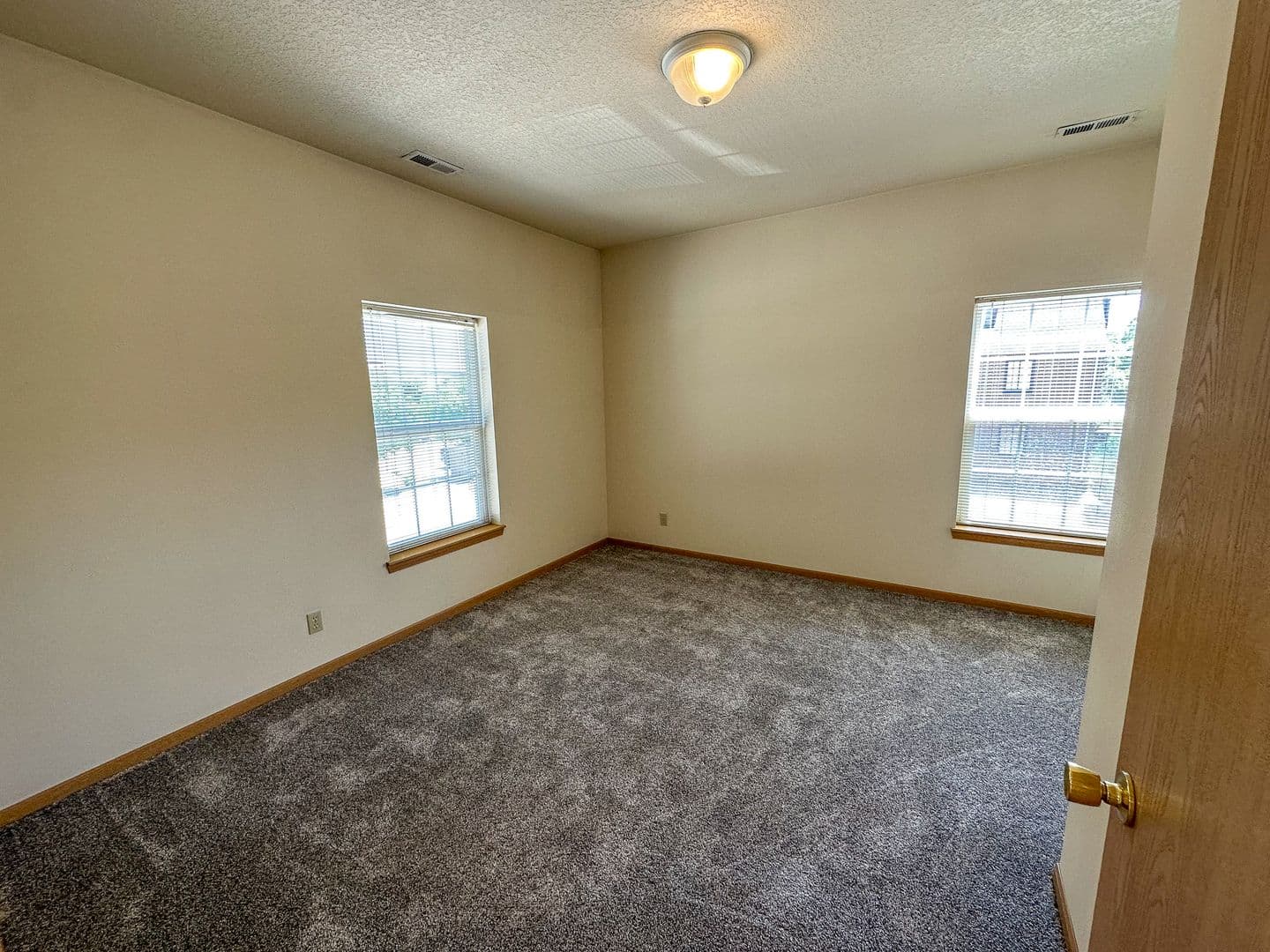 Ames Apartment: 210 Gray Ave