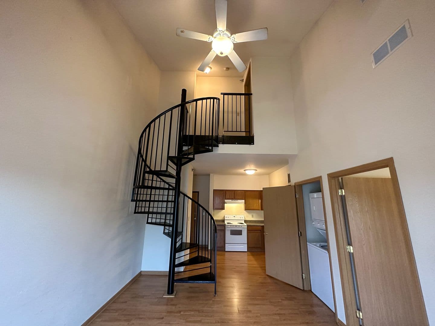 Ames Apartment: 210 Gray Ave