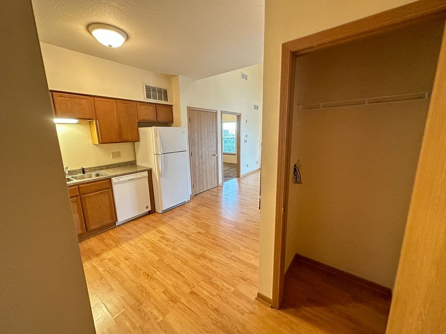 Ames Apartment: 210 Gray Ave