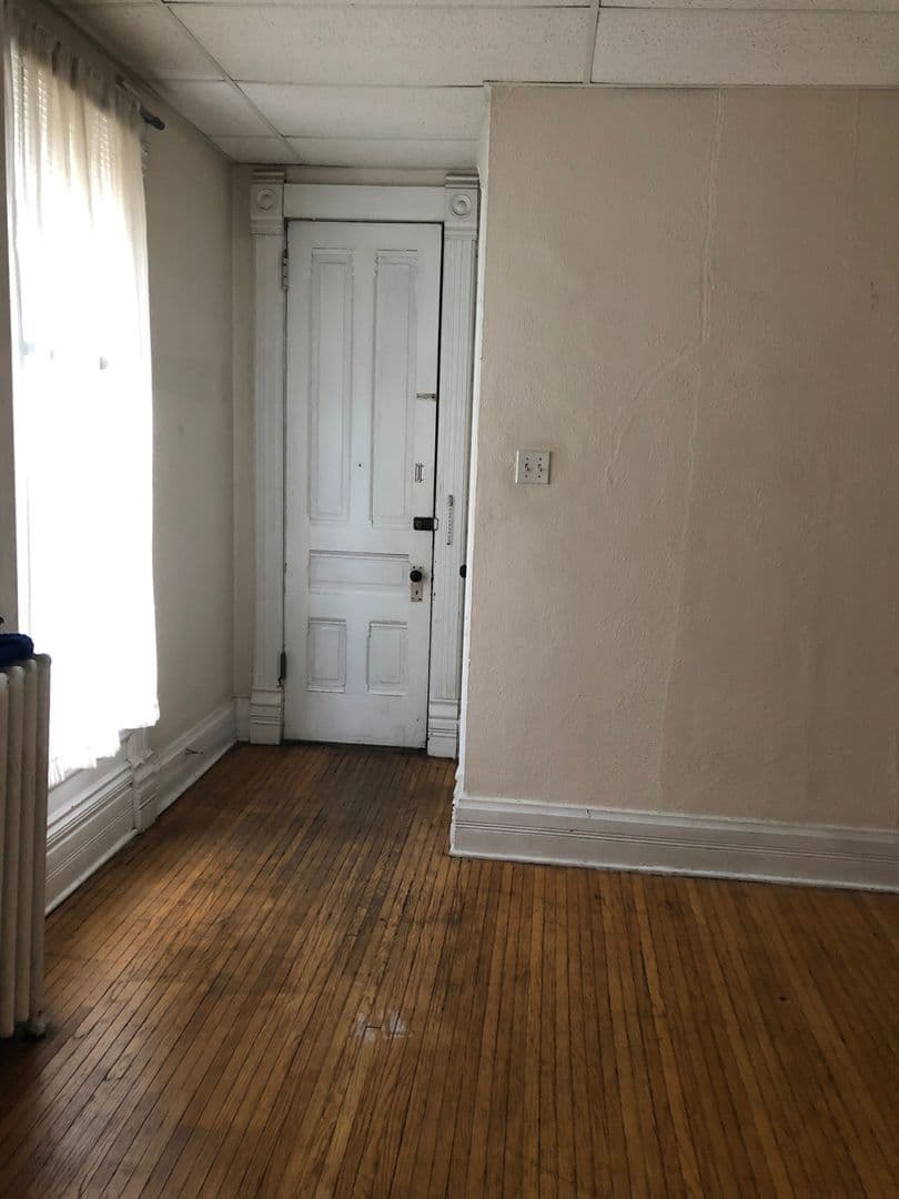 Ames House: 102 7th St