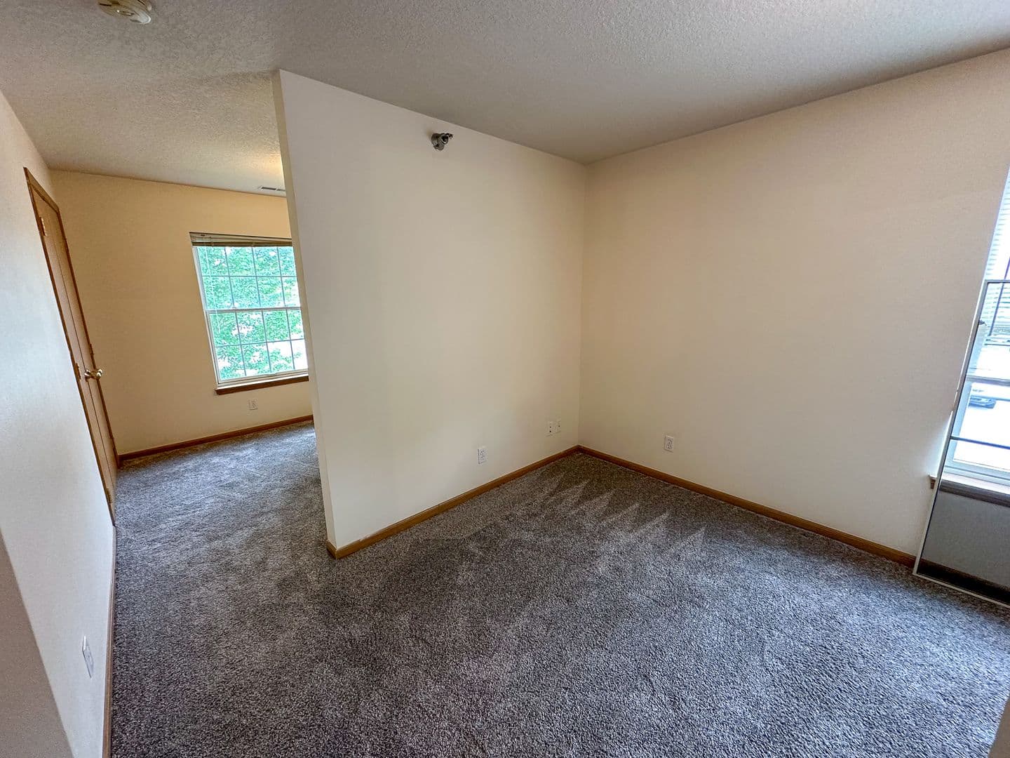 Ames Apartment: 121 Beach Ave