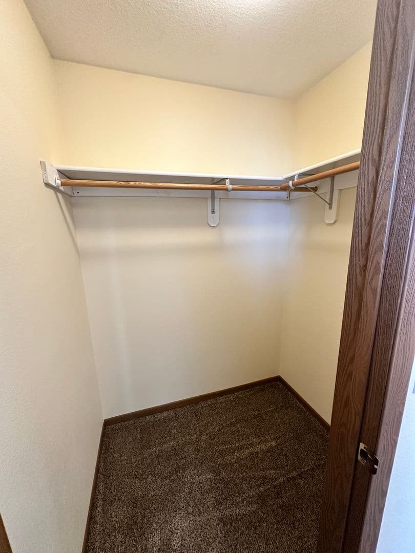 Ames Apartment: 204 Jewel Drive