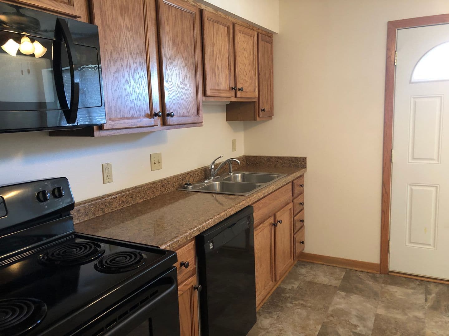 Ames Apartment: 1108 S. 4th St