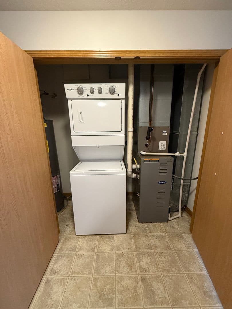 Ames Apartment: 225 Crystal St