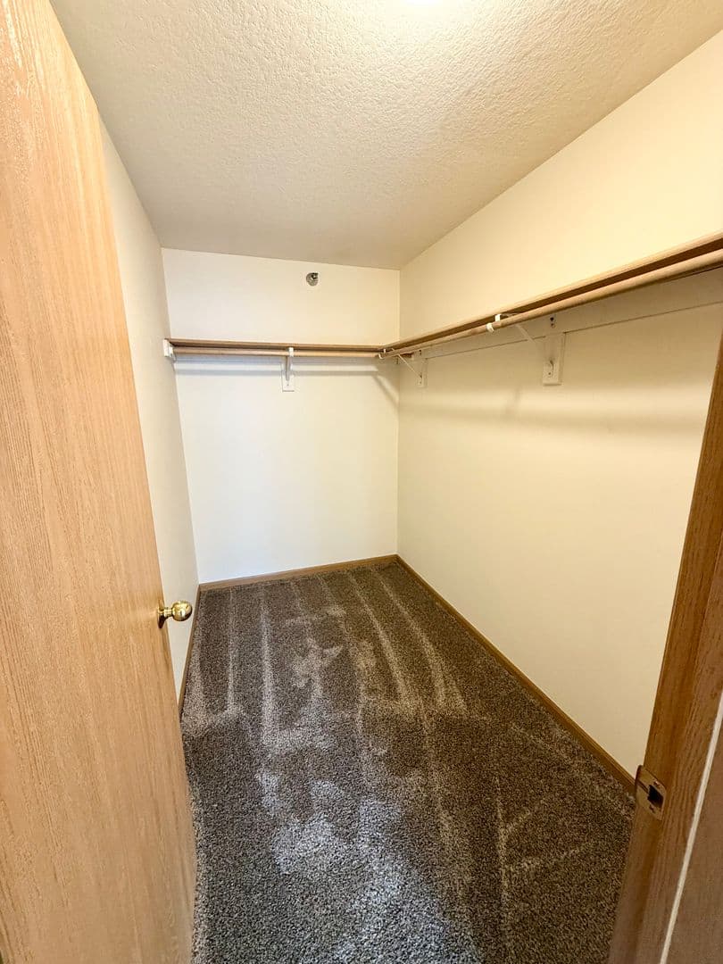Ames Apartment: 221 Crystal St