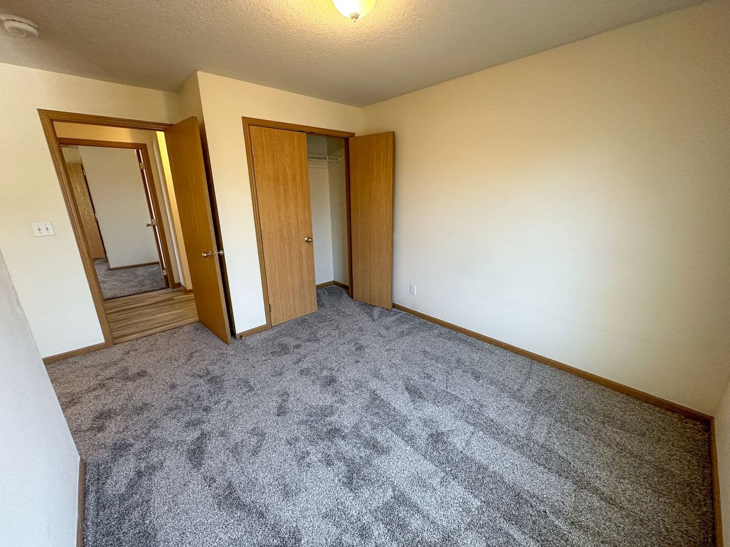 Ames Apartment: 121 Beach Ave