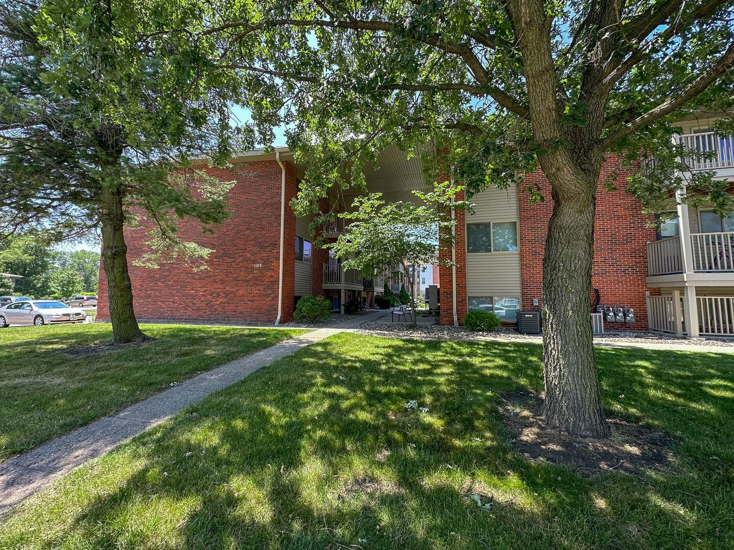 Ames Apartment: 1108 S. 4th St