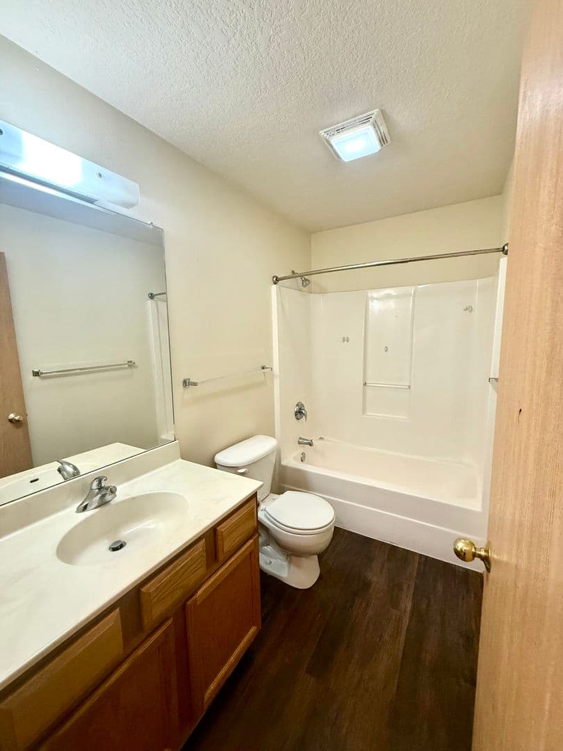 Ames Apartment: 221 Crystal St