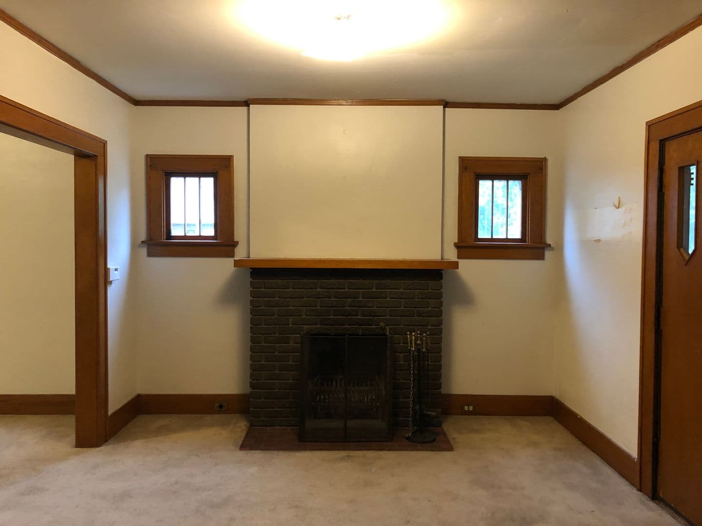 Ames Apartment: 121 Howard Ave