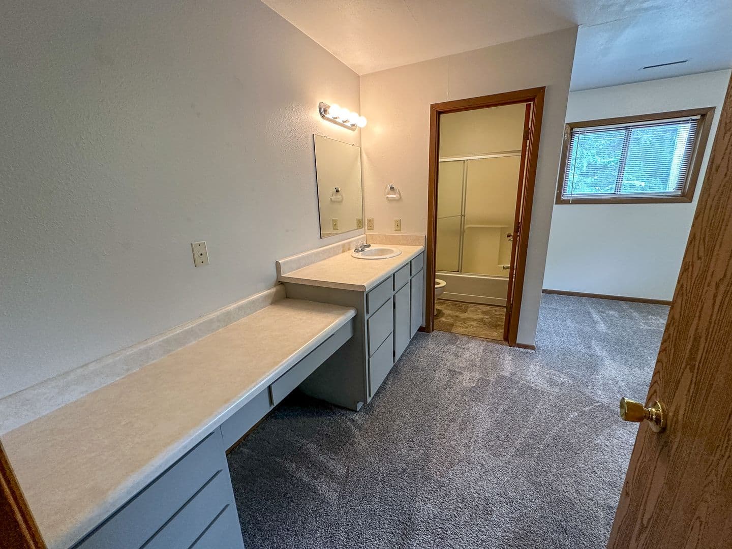 Ames House: 3010 Oakland St