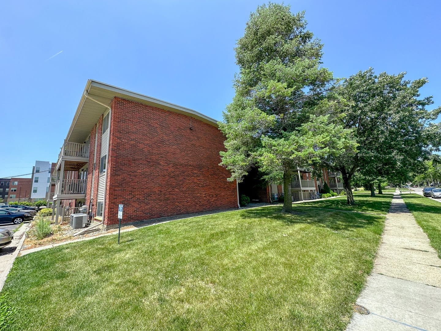 Ames Apartment: 1108 S. 4th St