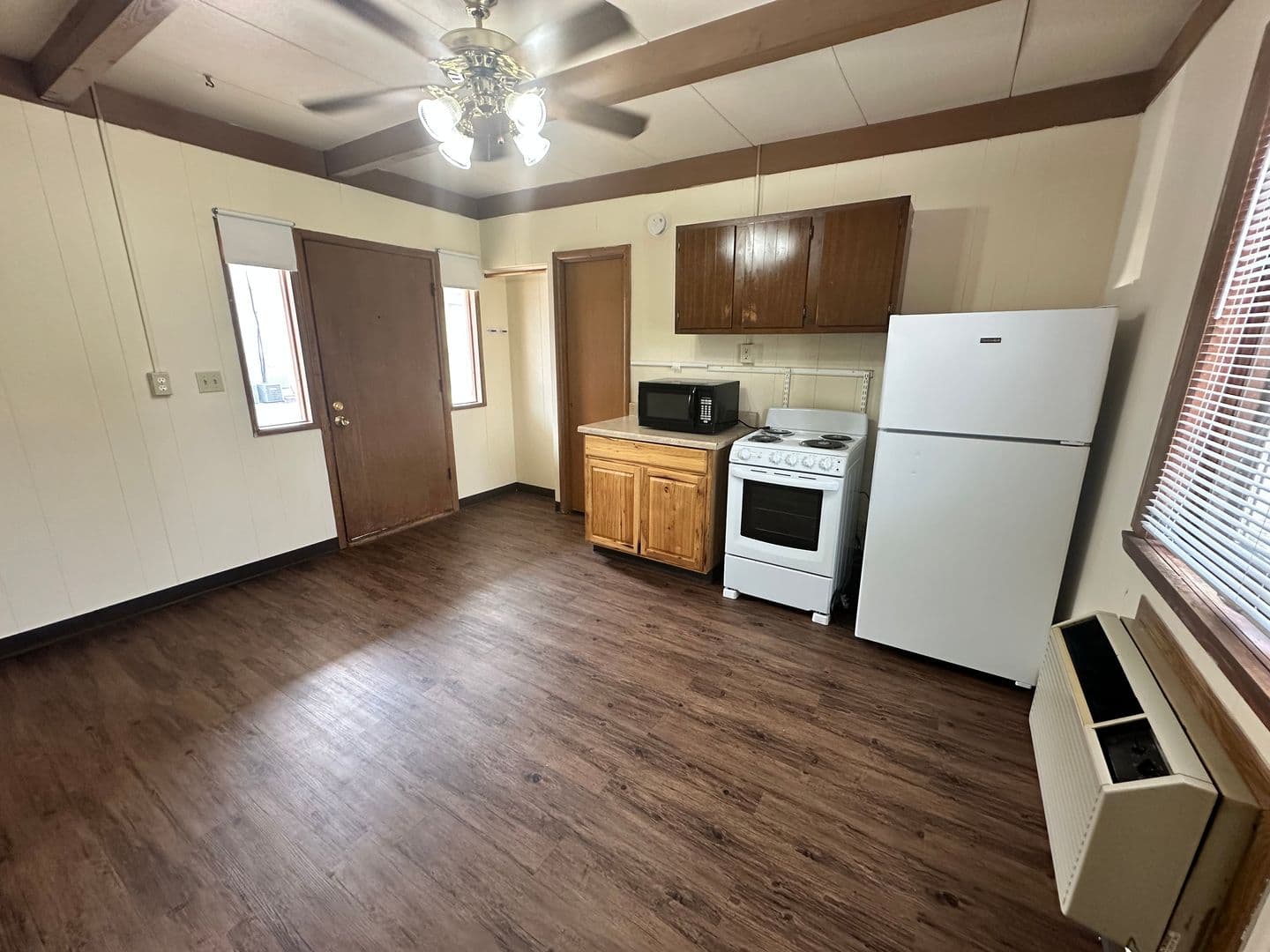 Ames Apartment: 4216 Lincoln Swing St