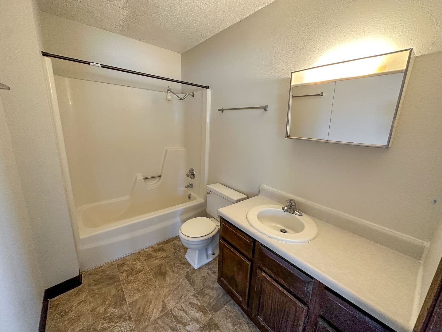 Ames Apartment: 4606 Ontario St
