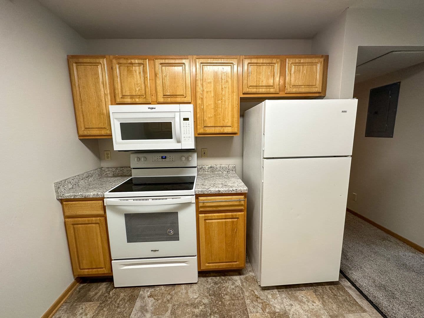 Ames Apartment: 258 N Hyland Ave