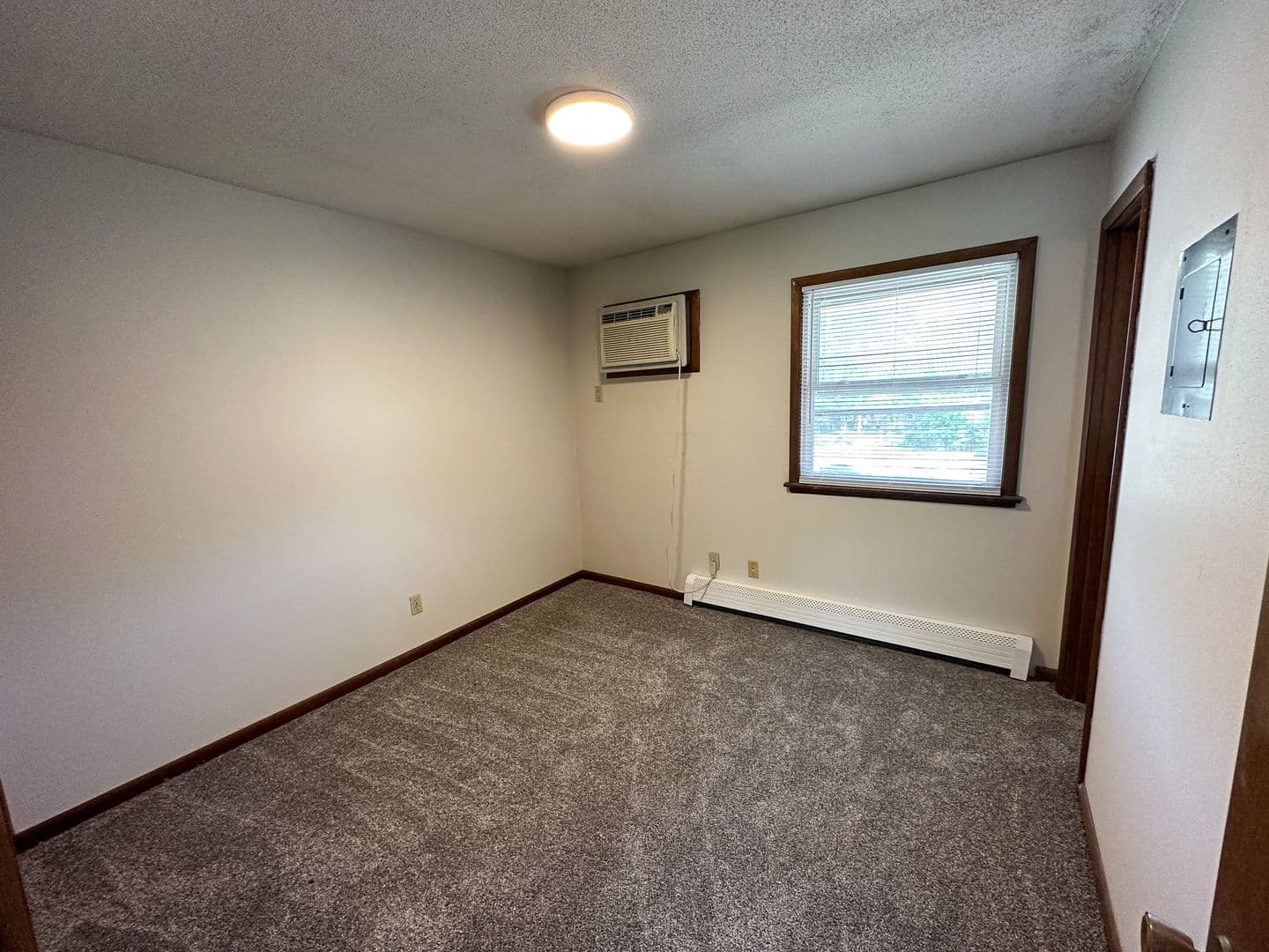 Ames Apartment: 2929 West St