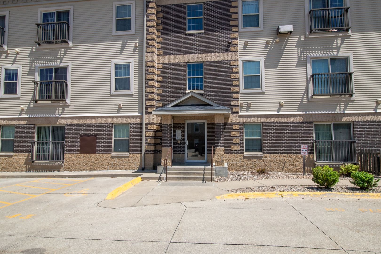 Ames Apartment: 205 Beach Ave