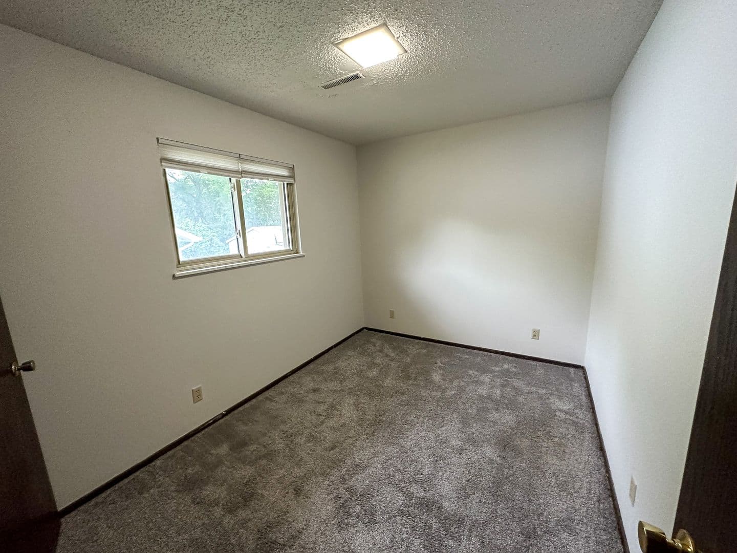 Ames Apartment: 121 Howard Ave