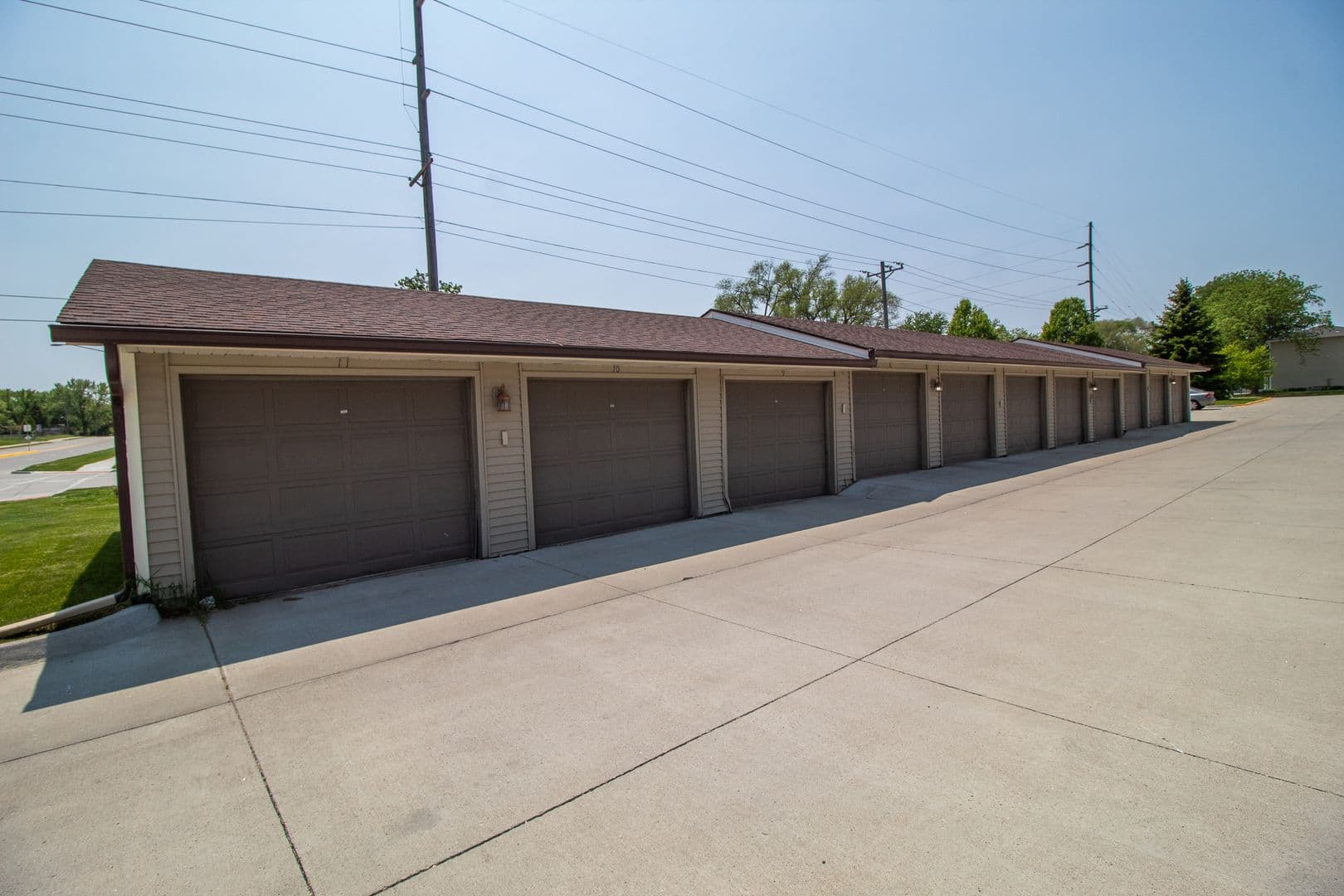 Ames Apartment: 4518 Hutchison St