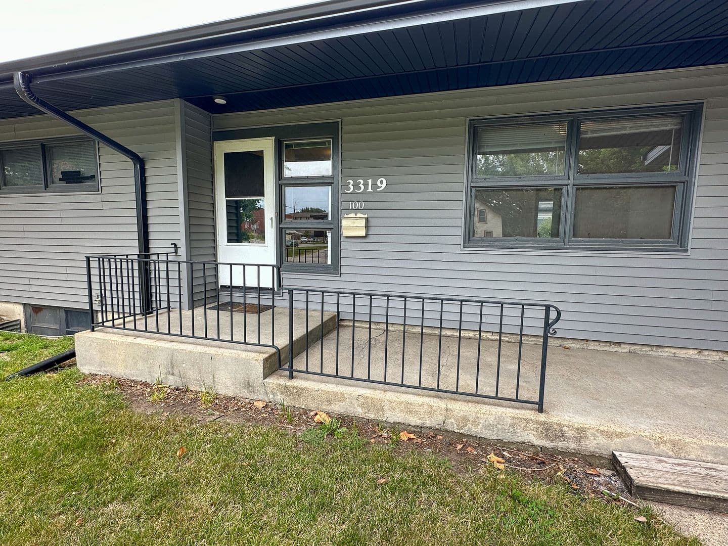 Ames Apartment: 3319 Story Street