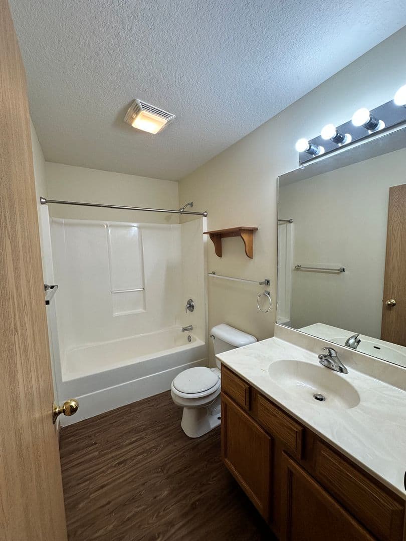 Ames Apartment: 223 Crystal St
