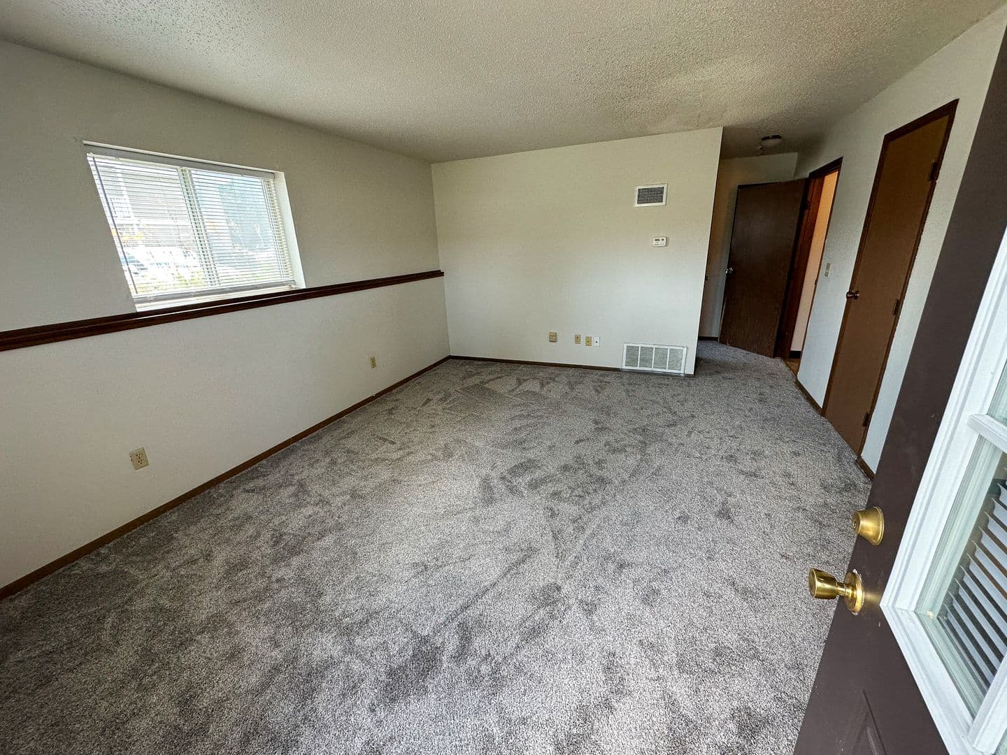 Ames Apartment: 4606 Ontario St