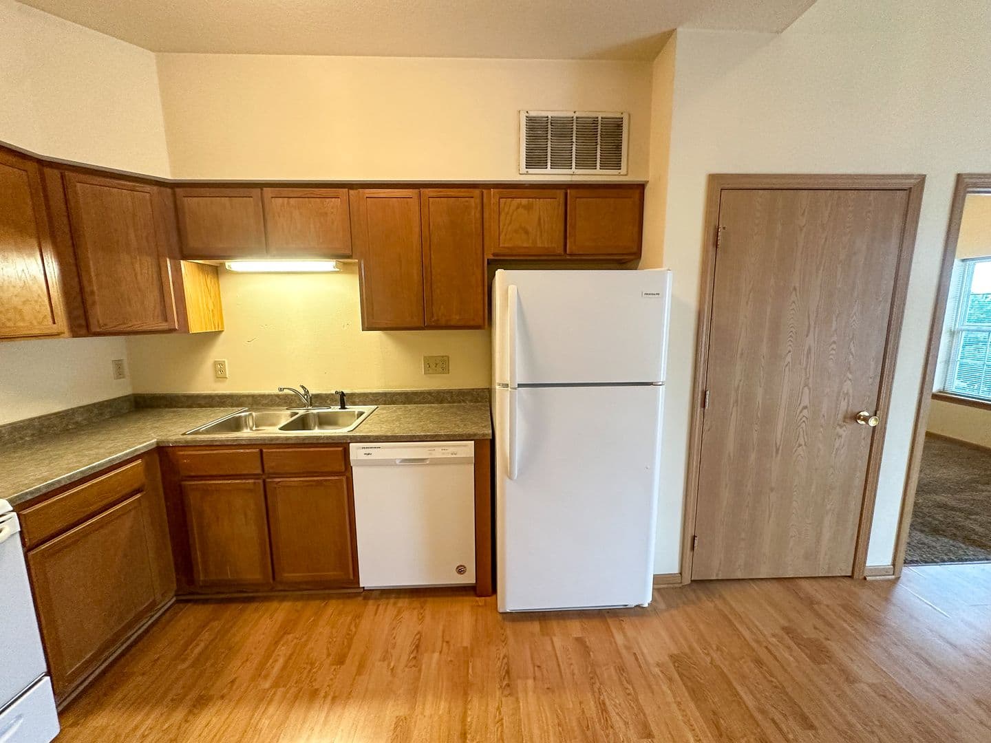 Ames Apartment: 210 Gray Ave