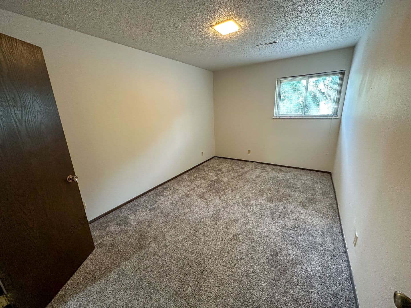Ames Apartment: 121 Howard Ave