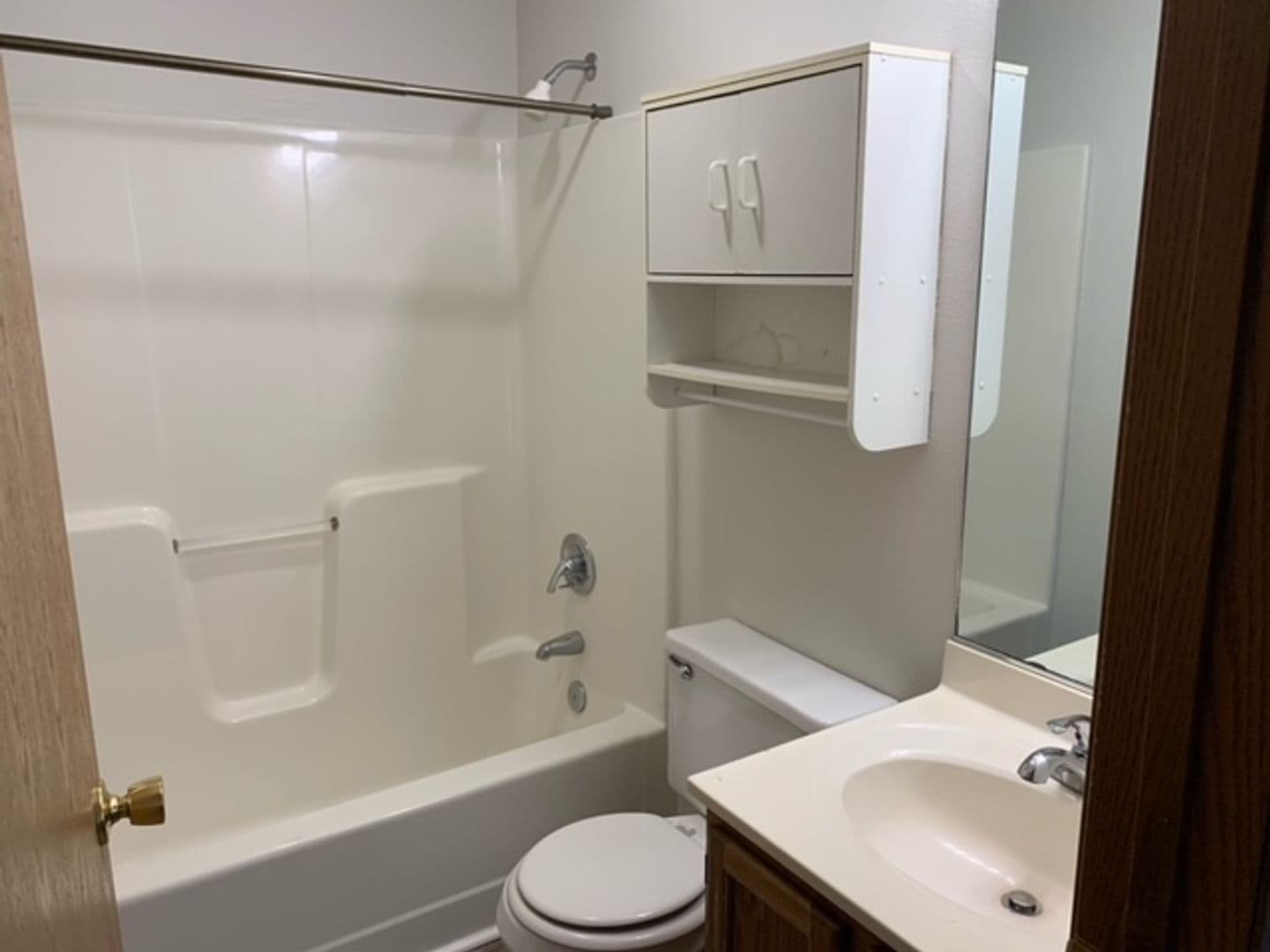Ames Apartment: 428 S 4th St