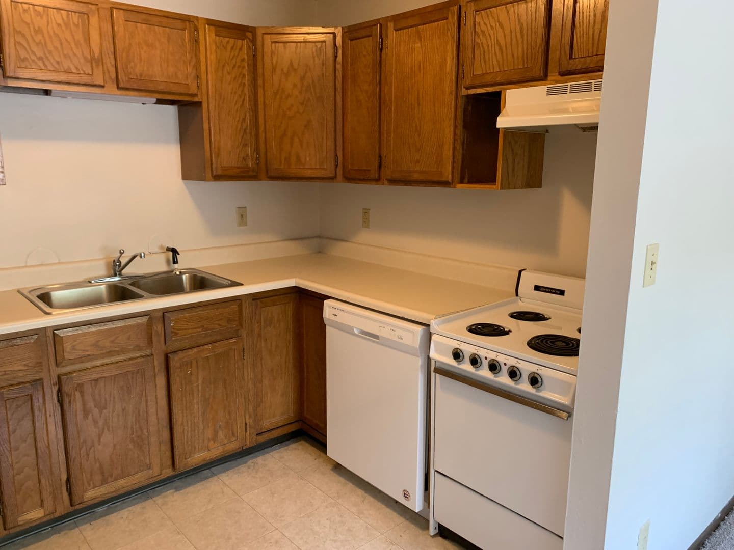 Ames Apartment: 121 Howard Ave