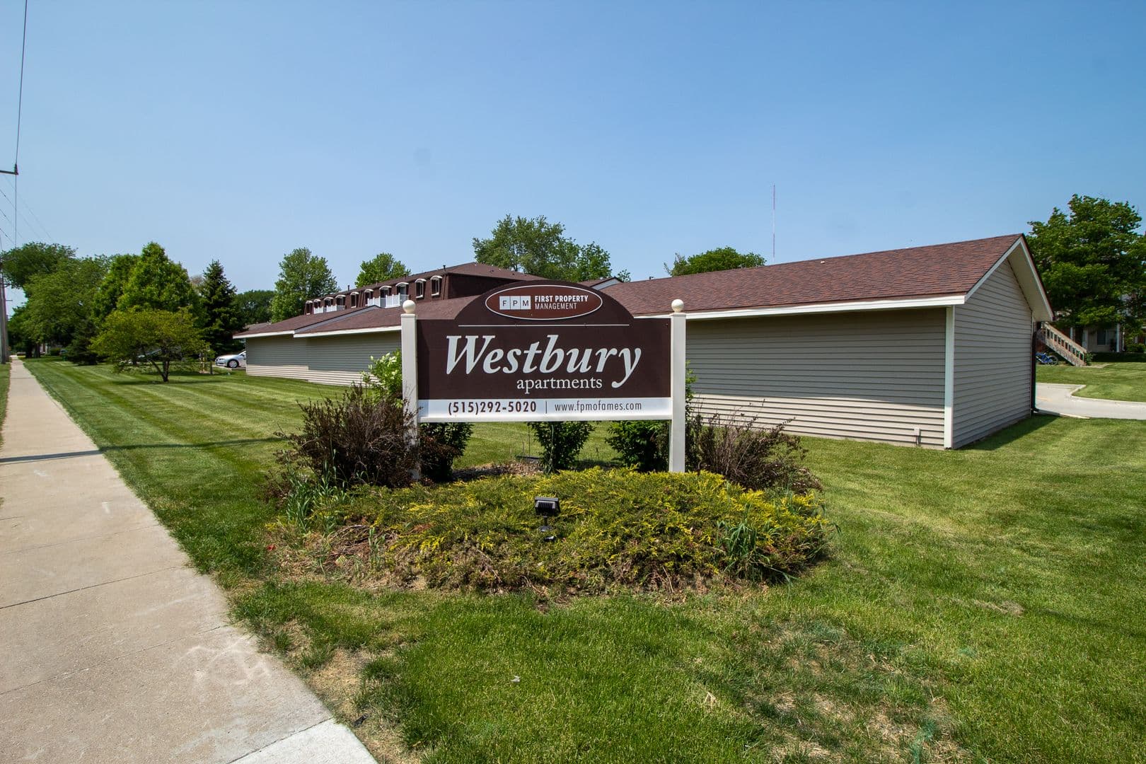 Ames Apartment: 4518 Hutchison St