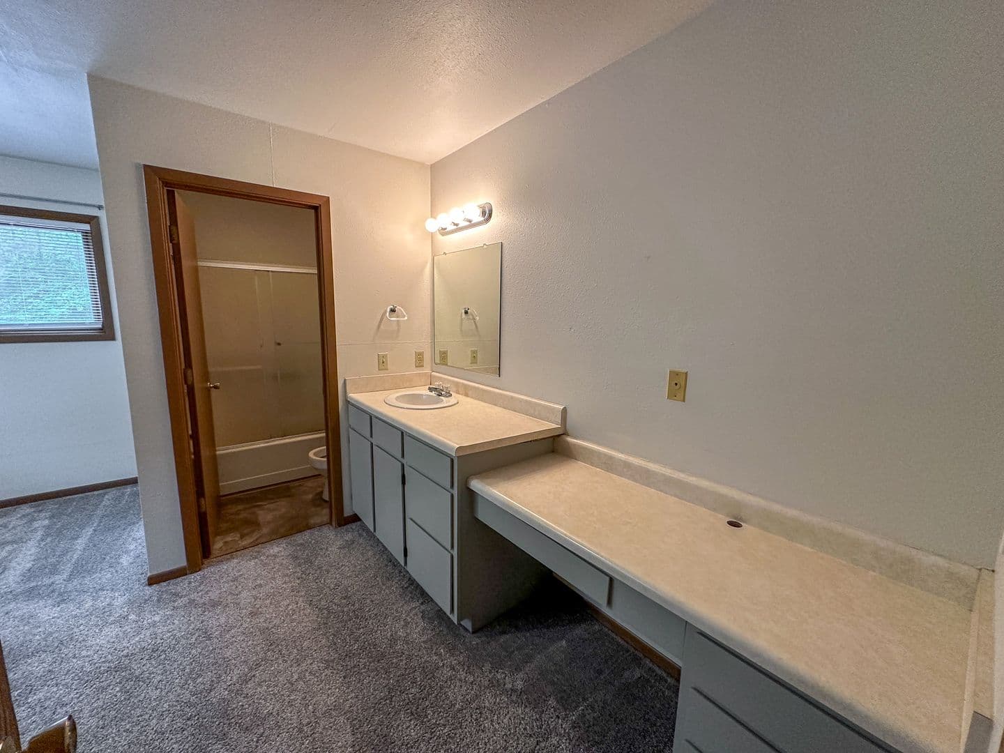 Ames House: 3014 Oakland St
