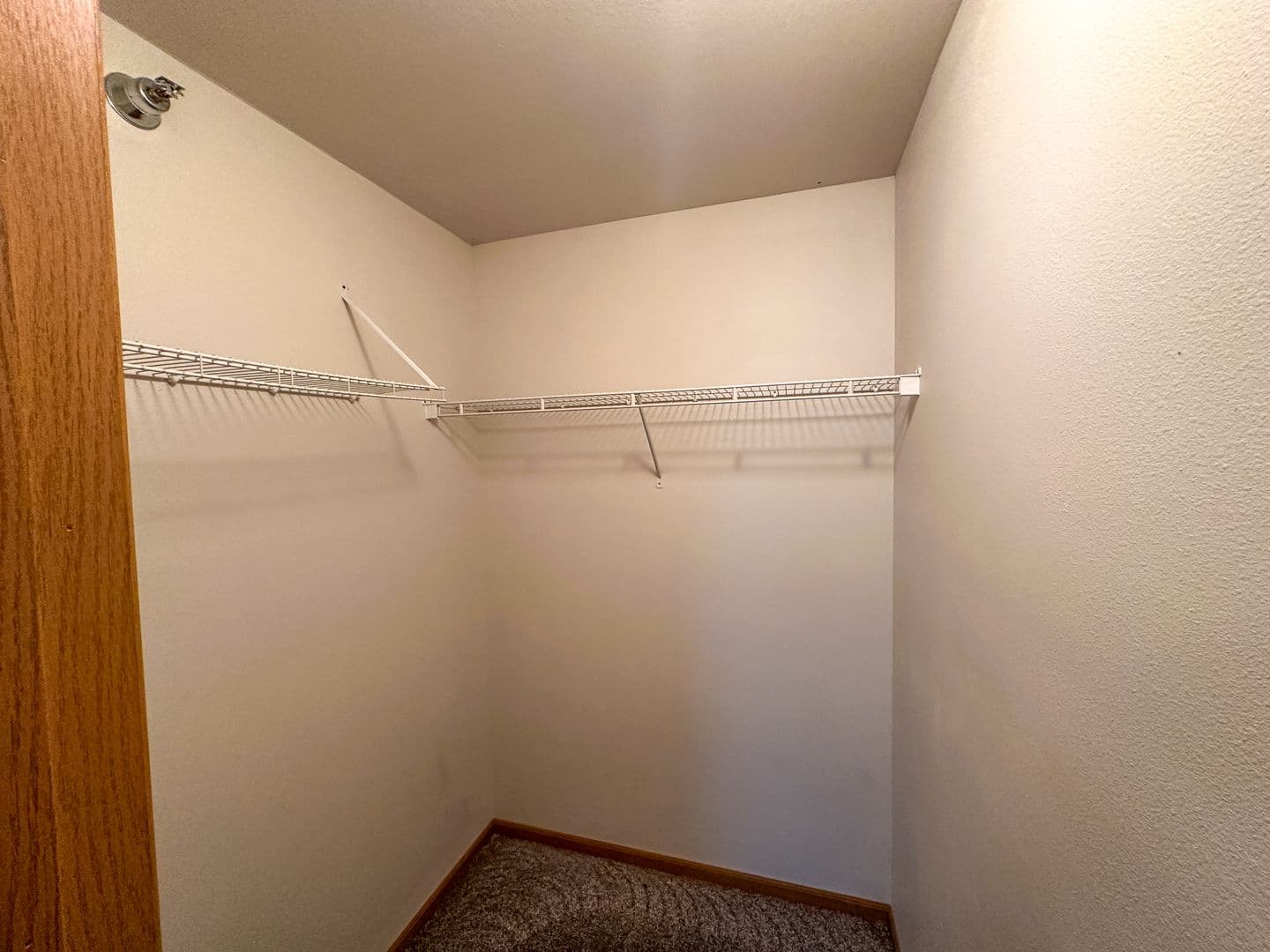 Ames Apartment: 1401 N Dakota Ave