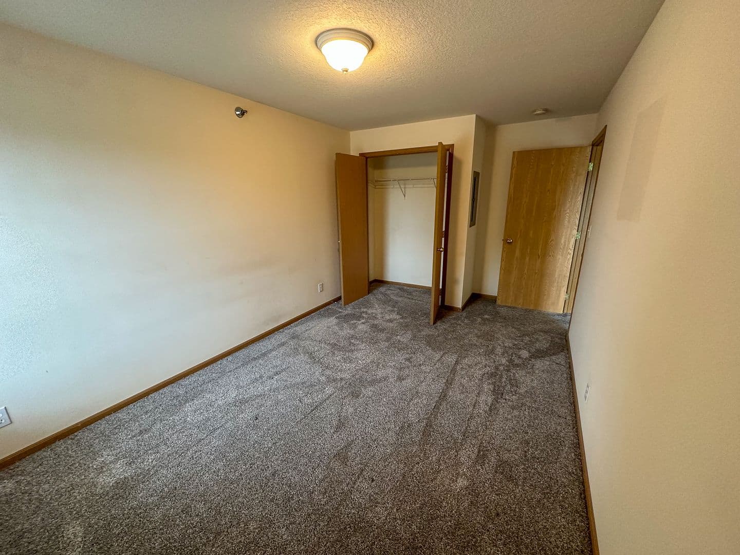 Ames Apartment: 121 Beach Ave