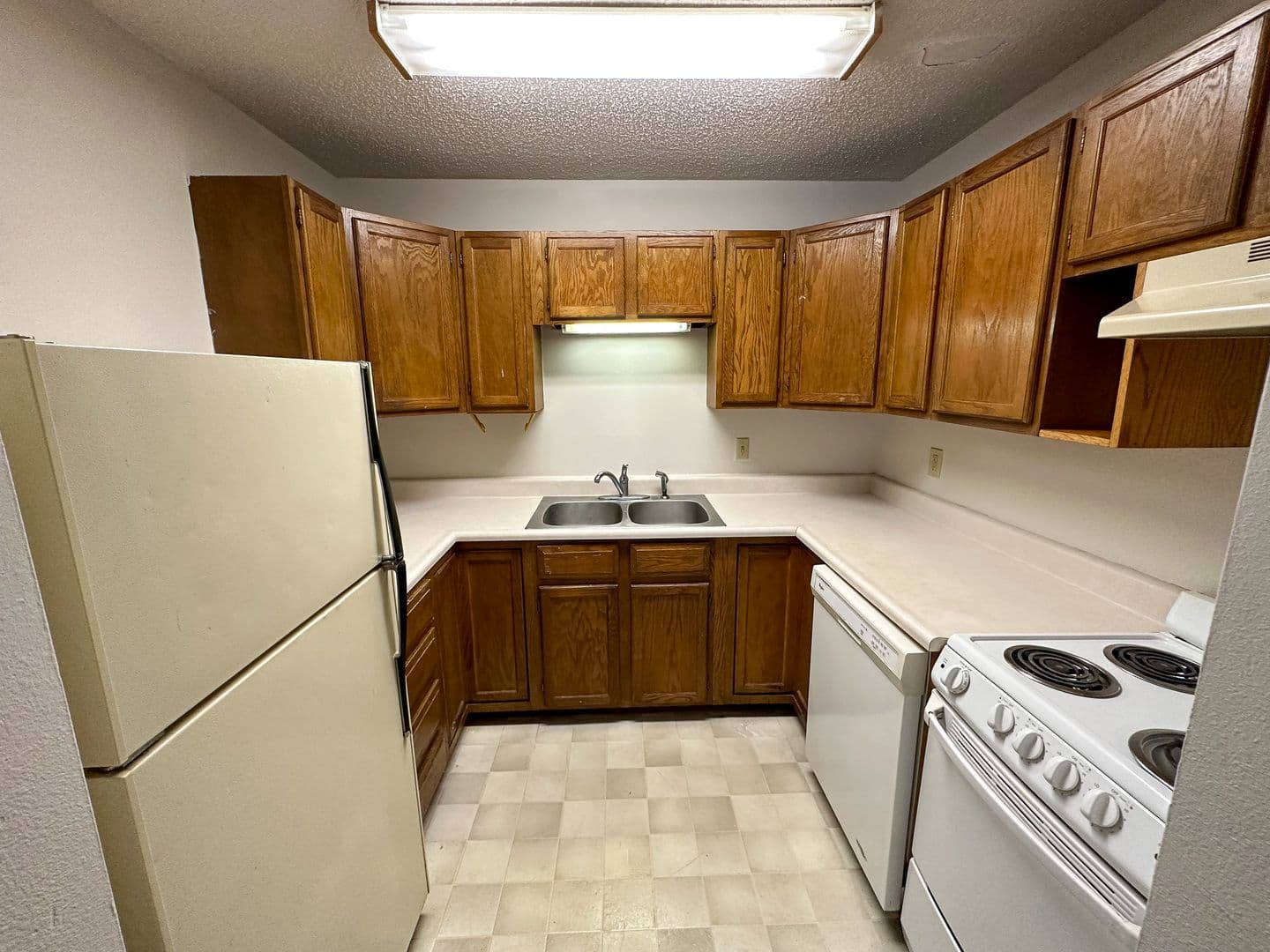 Ames Apartment: 121 Howard Ave