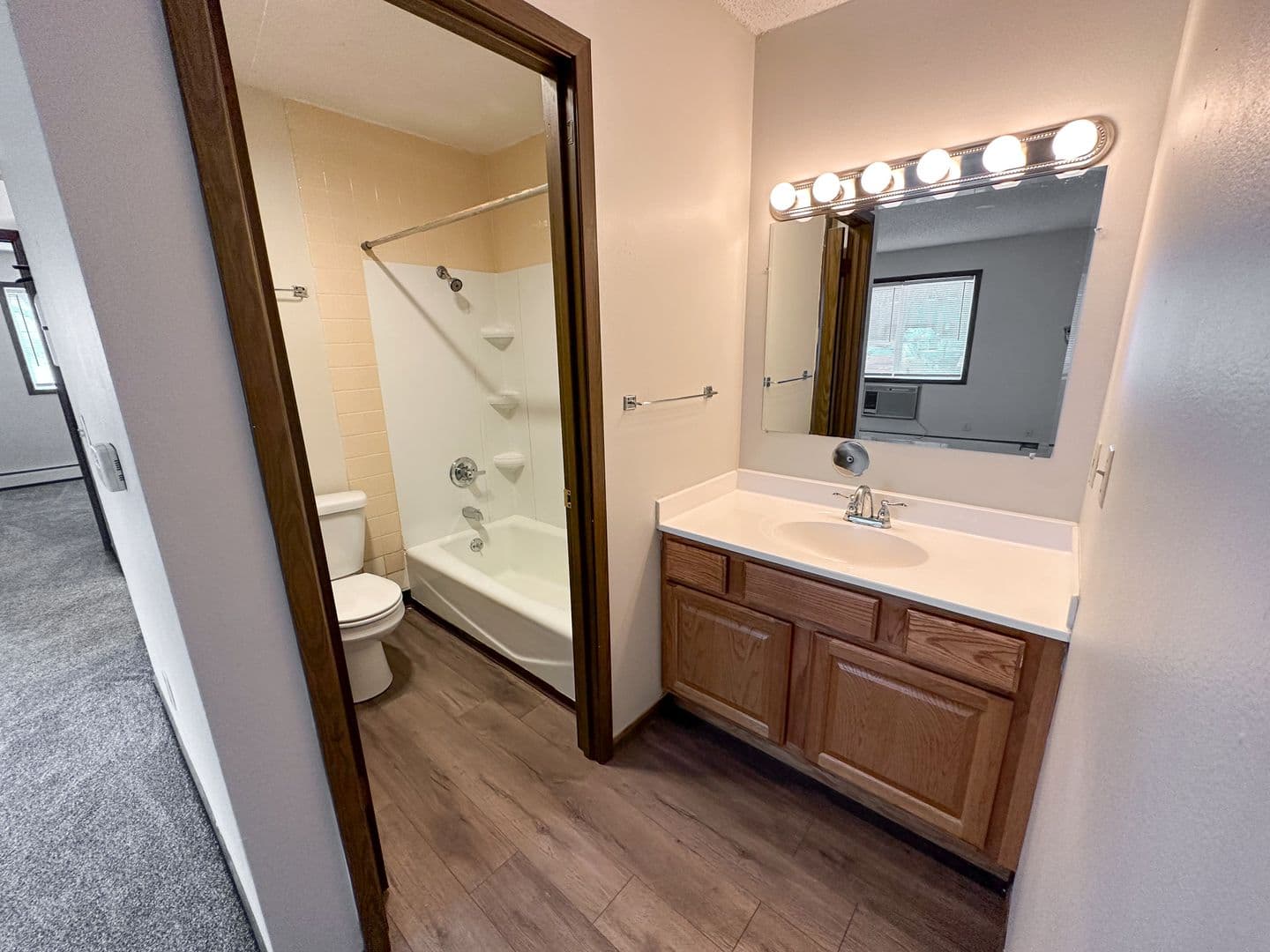 Ames Apartment: 321 Stanton Ave