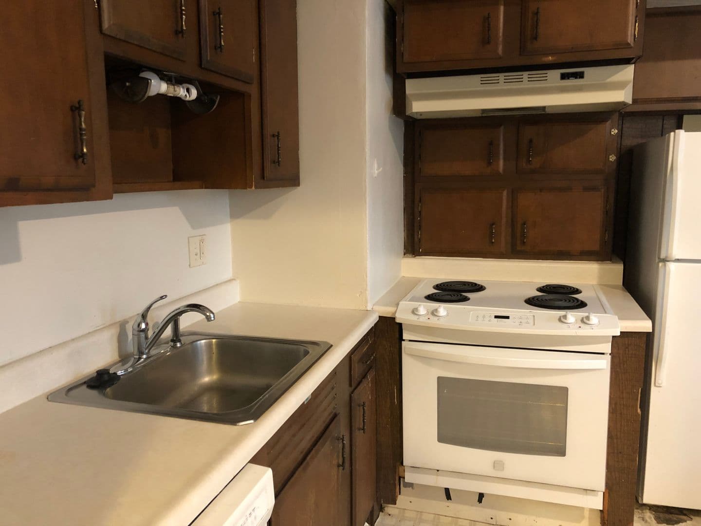 Ames Apartment: 121 Howard Ave