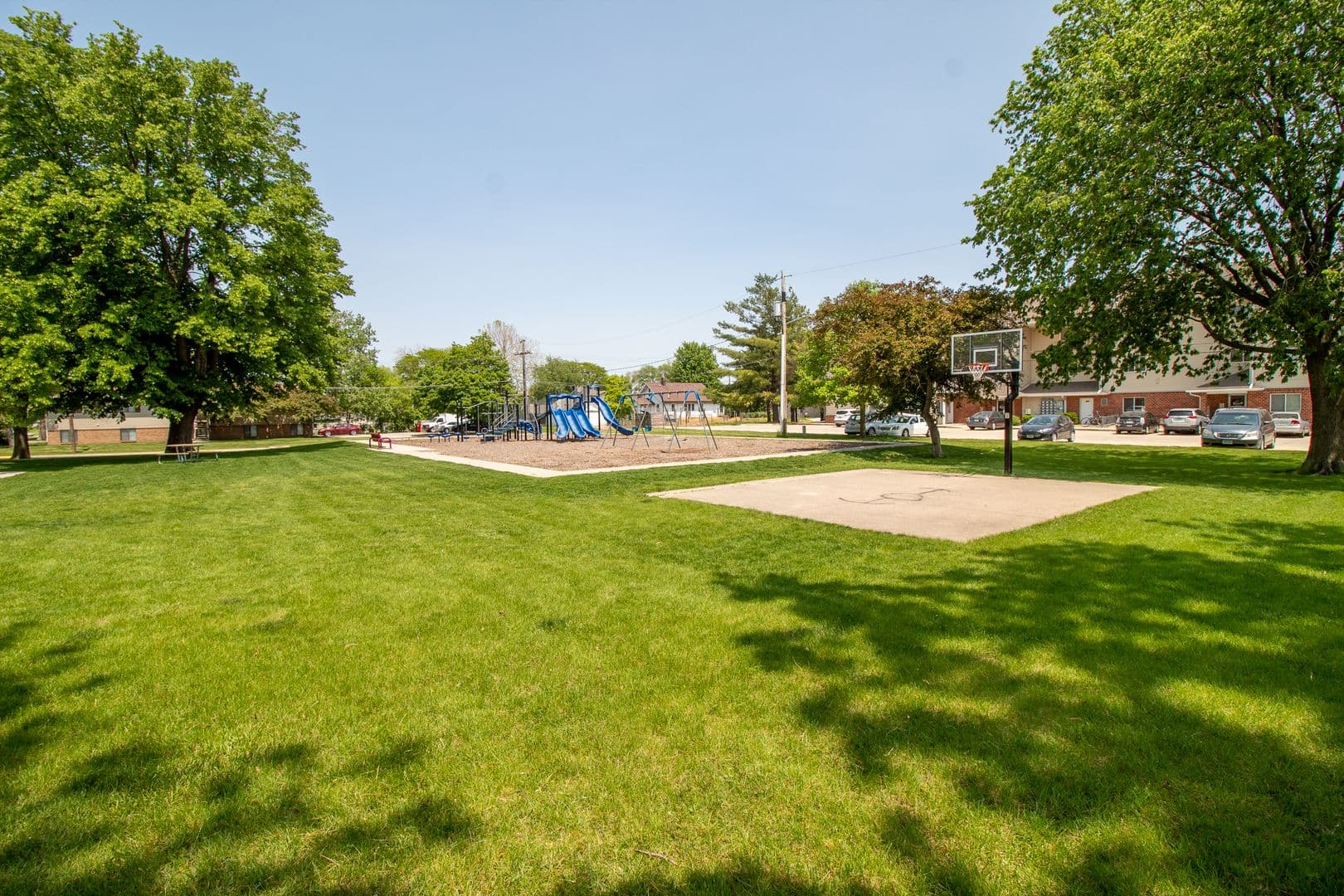 Ames Apartment: 4518 Hutchison St