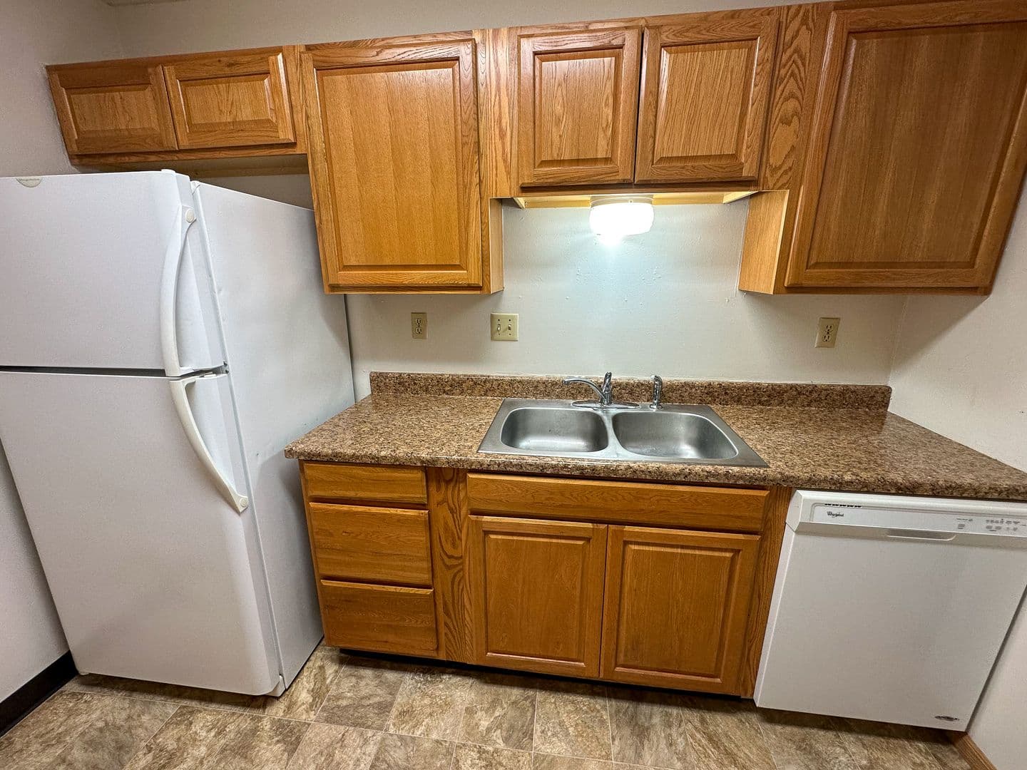 Ames Apartment: 247 Sheldon Ave