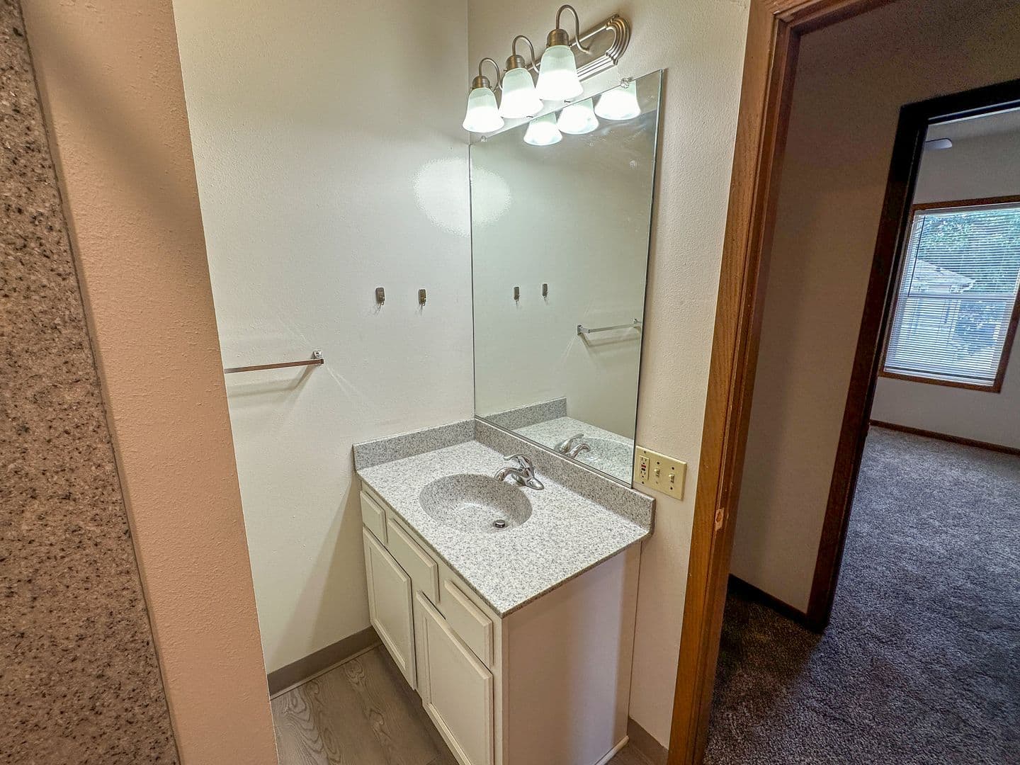 Ames Apartment: 2717 West St